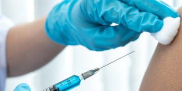 В Новосибирской области планируют вакцинировать более 318 тысяч человек от клещевого энцефалита