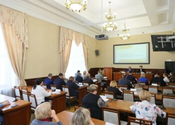 Менять психологию работодателя: в мэрии Новосибирска обсудили трудоустройство инвалидов и бойцов СВО