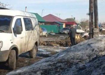 «Коммунальщики недоработали»: оставленные ямы чуть не стали причиной трагедии в Тогучине