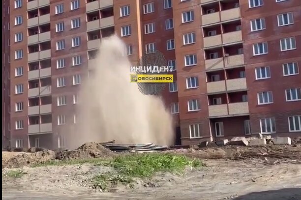 Прорыв на трубопроводе в Октябрьском районе: более тысячи домов остались без горячей воды