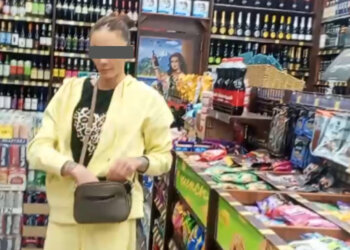 Женщина попыталась расплатиться в алкомаркете «двумя тысячами дублей» в Новосибирске