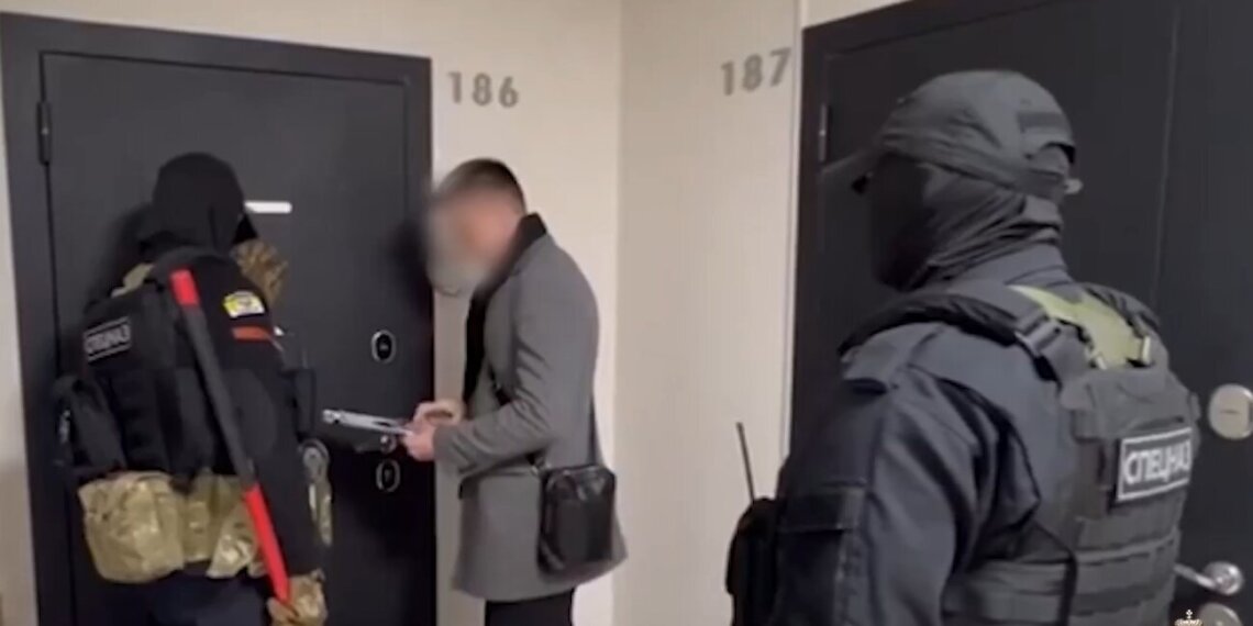 Пятерых новосибирцев задержали за хищение 52 млн по «Пушкинской карте»
