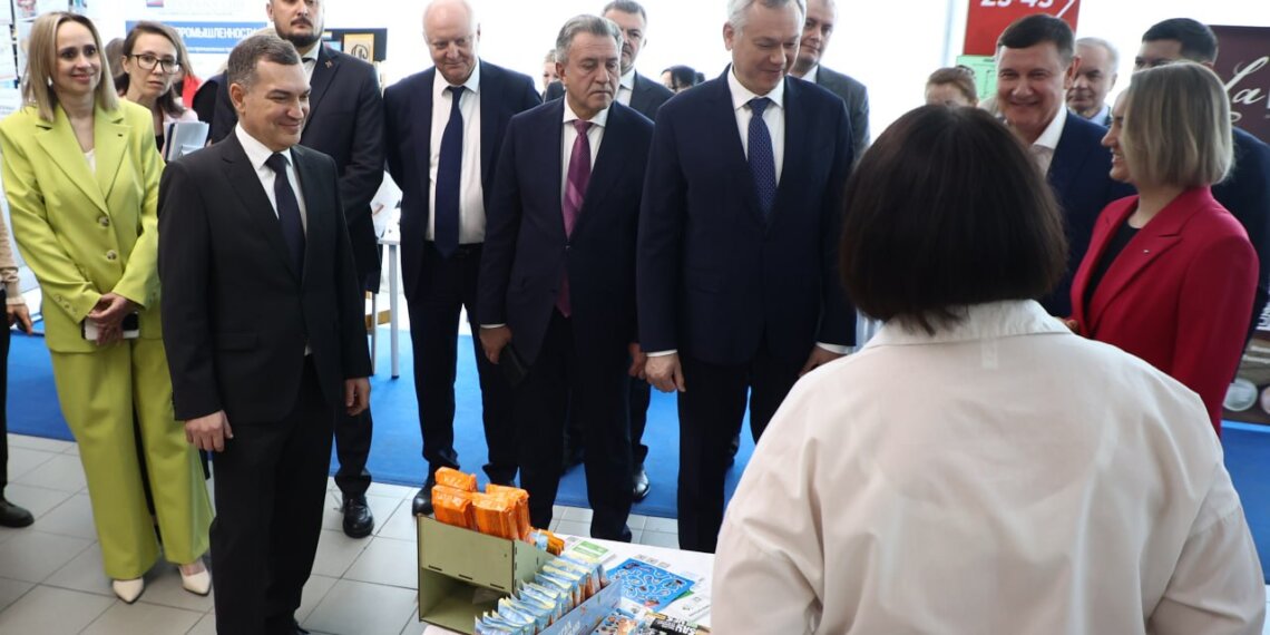 «Мы сопровождаем бизнес от регистрации до крупных проектов»: Максим Кудрявцев поздравил предпринимателей с профессиональным праздником
