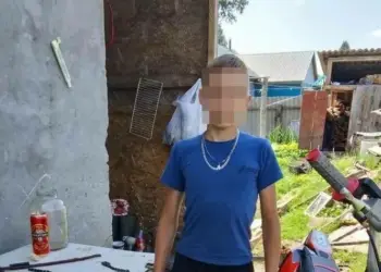 Кровавая бойня в алтайском селе: школьника зарезали во время застолья