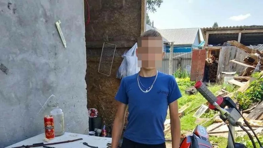 Кровавая бойня в алтайском селе: школьника зарезали во время застолья