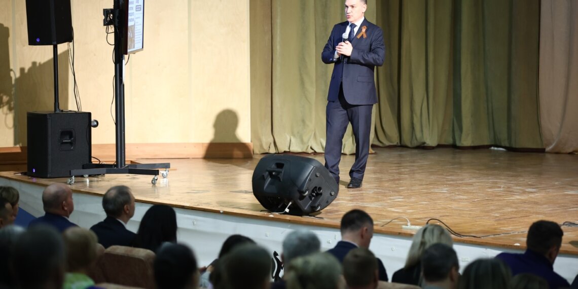 «Только в открытом диалоге можно добиться перемен»: Максим Кудрявцев провел встречи с жителями Калининского и Дзержинского районов