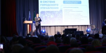 Новосибирск меняется в диалоге с горожанами: Максим Кудрявцев встретился с жителями Ленинского и Кировского районов