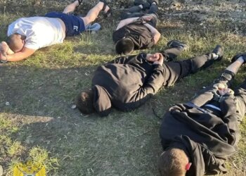 Трое новосибирцев пытались похитить у пенсионера 4,5 млн рублей