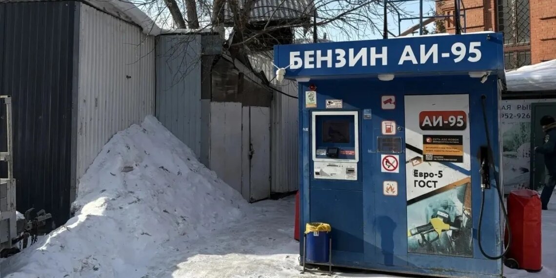 На Железнодорожной убрали опасную контейнерную АЗС