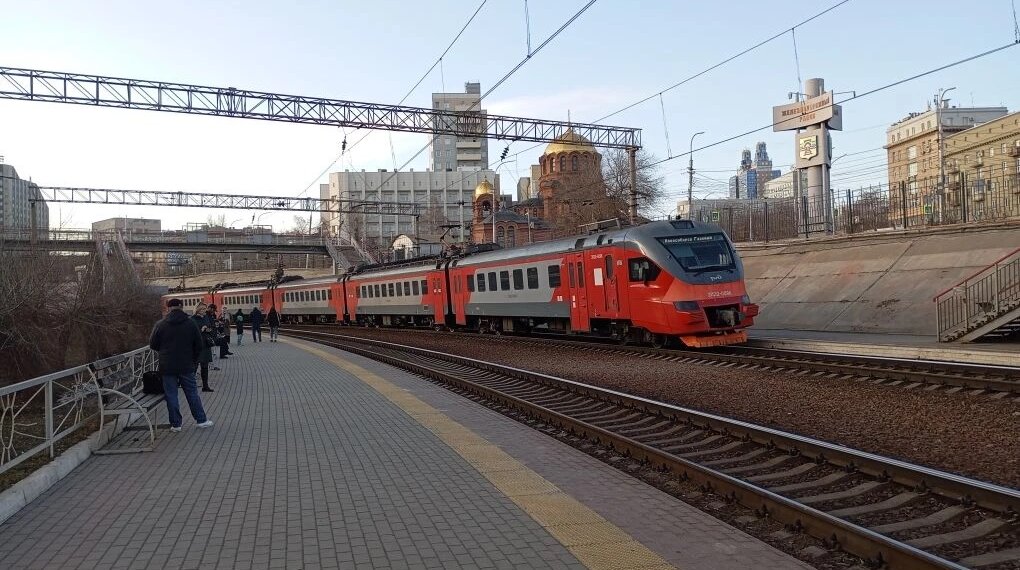 В регионе продолжат обновлять пригородный железнодорожный транспорт