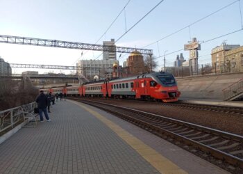 В регионе продолжат обновлять пригородный железнодорожный транспорт
