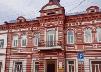 Товар лицом: в Новосибирске отремонтируют более сотни фасадов зданий