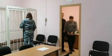 Забаррикадировал дверь и поджёг квартиру: новосибирец несколько часов удерживал сожительницу