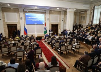 В Новосибирской области обсуждают сохранение исторической памяти