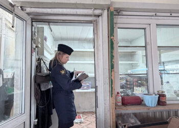Ни водопровода, ни мыла: овощной павильон закрыли в Кировском районе за антисанитарию