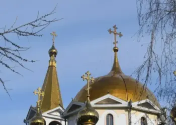 Батюшка в штате: в РПЦ допустили появление священников в российских школах