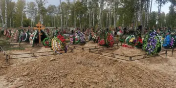 Вандалы осквернили десятки могил на Гусинобродском кладбище в Новосибирске