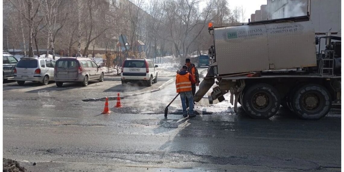 В Новосибирске начали ремонтировать дороги — в работе 34 участка