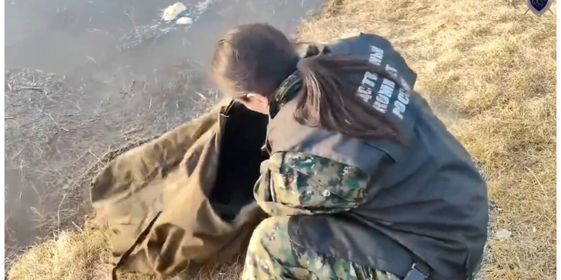 В Красноярском крае тело мужчины нашли в сумке у реки спустя полгода после убийства