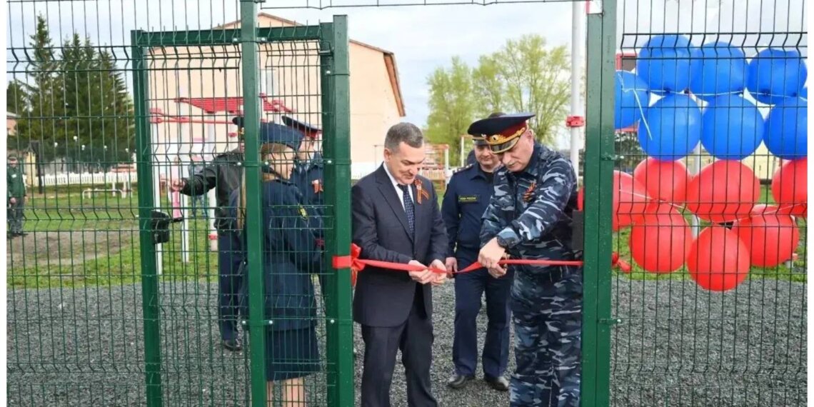 В новосибирской воспитательной колонии для подростков появилась комфортная спортивная площадка