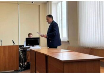 Новосибирец купил «запрещёнку» через мессенджер и лишился айфона