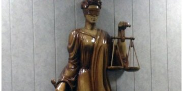 В Новосибирске судят авиатехника, из-за которого коллега попал в реанимацию