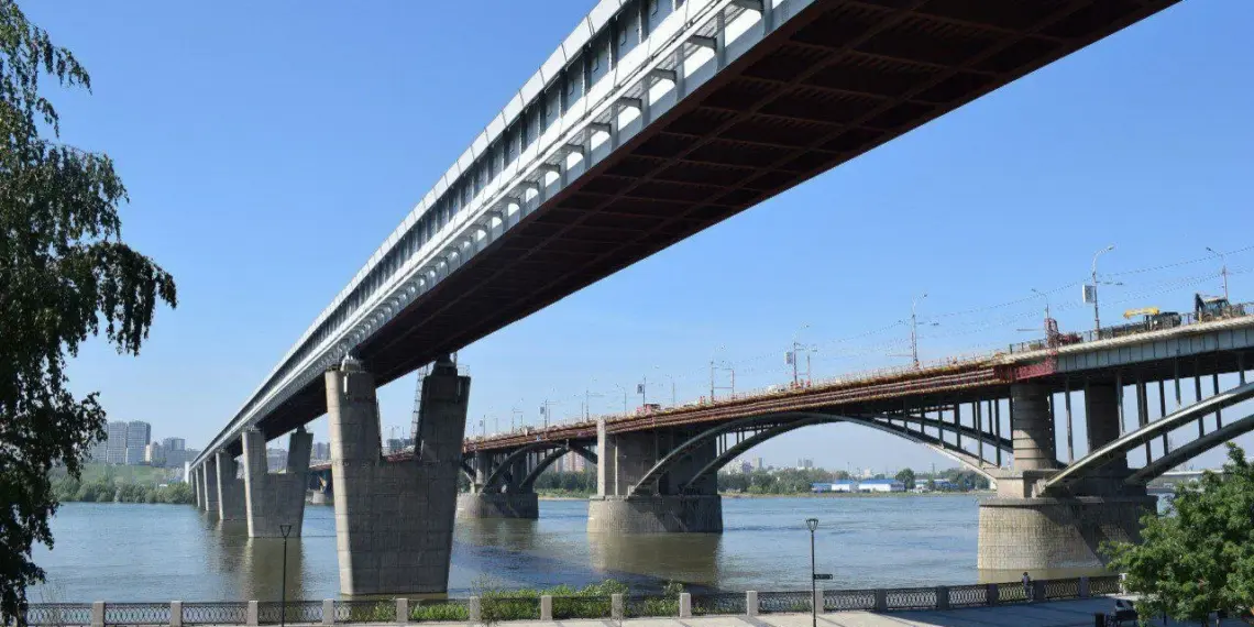 В Новосибирске ищут подрядчика для устранения 63 трещин в метромосте