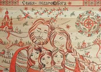 Учительница из новосибирского села возрождает древнюю мезенскую роспись