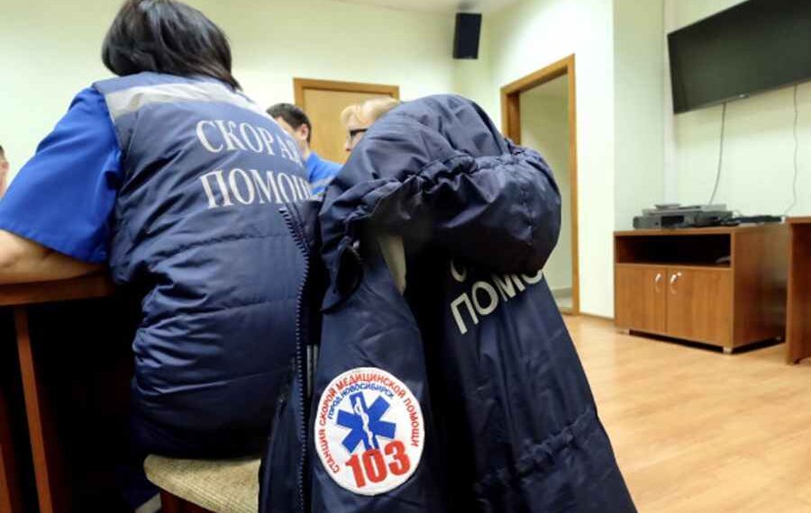 В школе под Новосибирском умерла заместитель директора