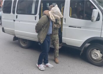Взламывал аккаунты высокопоставленных лиц: хакер из Новосибирска торговал детализациями звонков