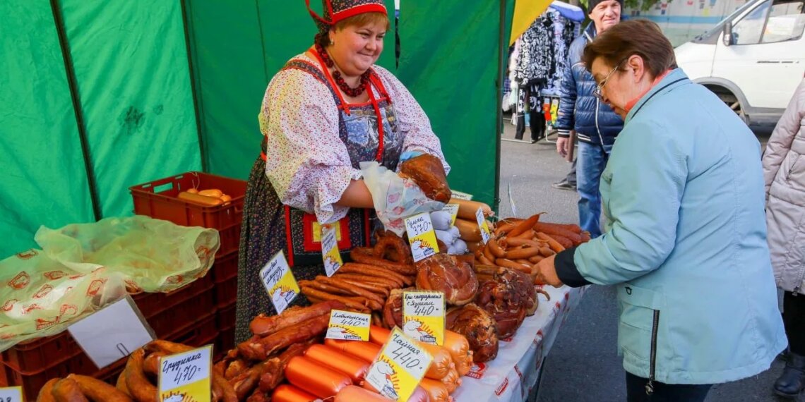 Площадь перед ГПНТБ на два дня станет ярмарочной