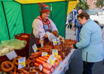 Площадь перед ГПНТБ на два дня станет ярмарочной