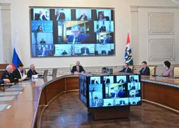 Андрей Травников поручил активизировать работу по предотвращению пожаров в Новосибирской области