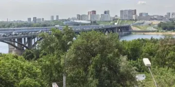Предупреждение о сильной жаре в Новосибирске продлили до 24 июня