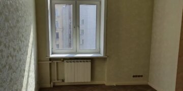 «Вернули голые стены»: новосибирская пенсионерка отсудила квартиру у мошенника