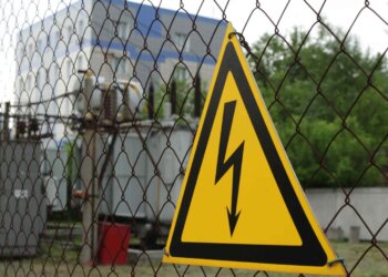 «Россети Новосибирск» напомнили простые правила обращения с электричеством, которые сделают лето безопасным