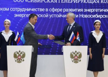 Андрей Травников заключил два важных соглашения для развития региона на ПМЭФ