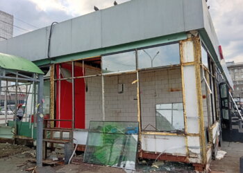 На привокзальной площади Новосибирска демонтируют торговые павильоны: уходит эпоха 90-х