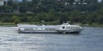 Топливный кризис в Иркутской области: речные перевозчики урезают рейсы