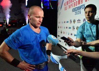 Новосибирский гиревик выиграл с рекордом России