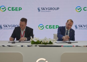 Сбер и SkyGroup Development подписали соглашение о стратегическом партнерстве на ПМЭФ