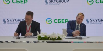 Сбер и SkyGroup Development подписали соглашение о стратегическом партнерстве на ПМЭФ