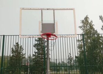 В новосибирском парке снова повредили спортивное оборудование