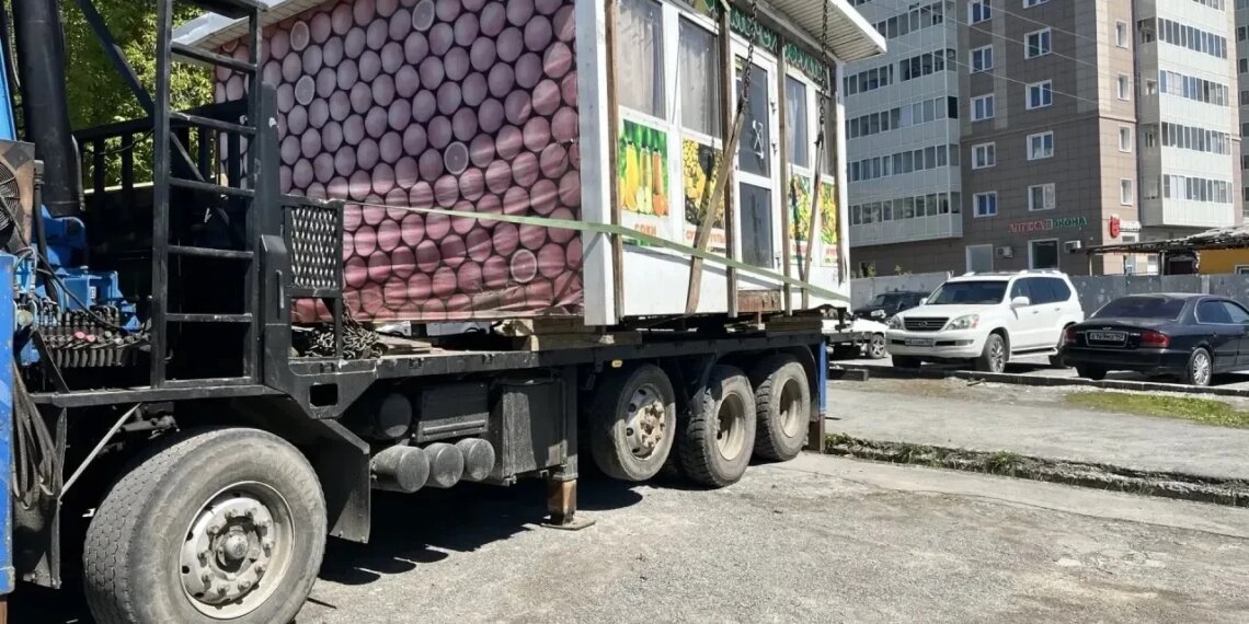 По московскому сценарию: в Новосибирске за месяц убрали почти 200 ларьков