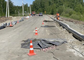 В Мошковском районе продолжается реконструкция важной дороги