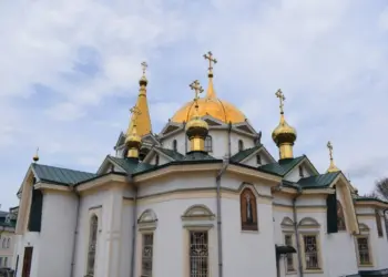 Православные вступают в Петров пост в понедельник