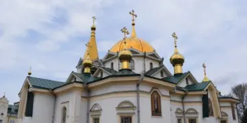 Православные вступают в Петров пост в понедельник