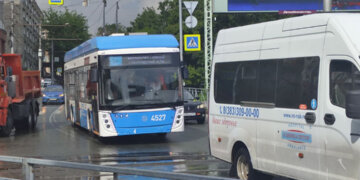Троллейбусы № 2 и 36 изменили маршруты из-за ремонта теплосети в Новосибирске