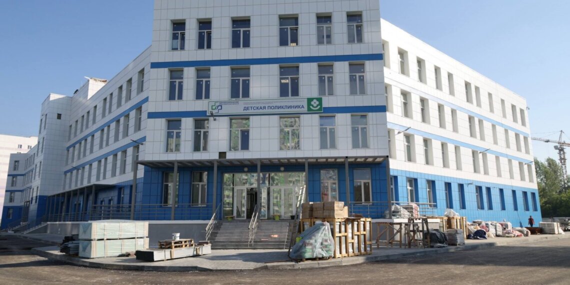В Новосибирске достраивают очередную концессионную поликлинику