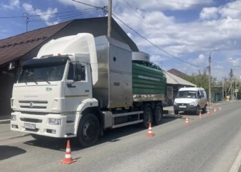 Подтоплений не будет: на улицы Новосибирска вышла новая каналопромывочная машина